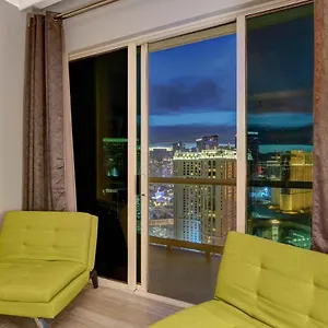 mgm-signature-32-621-1br2ba-f1-strip-view-balcony.las-vegashotels.net/